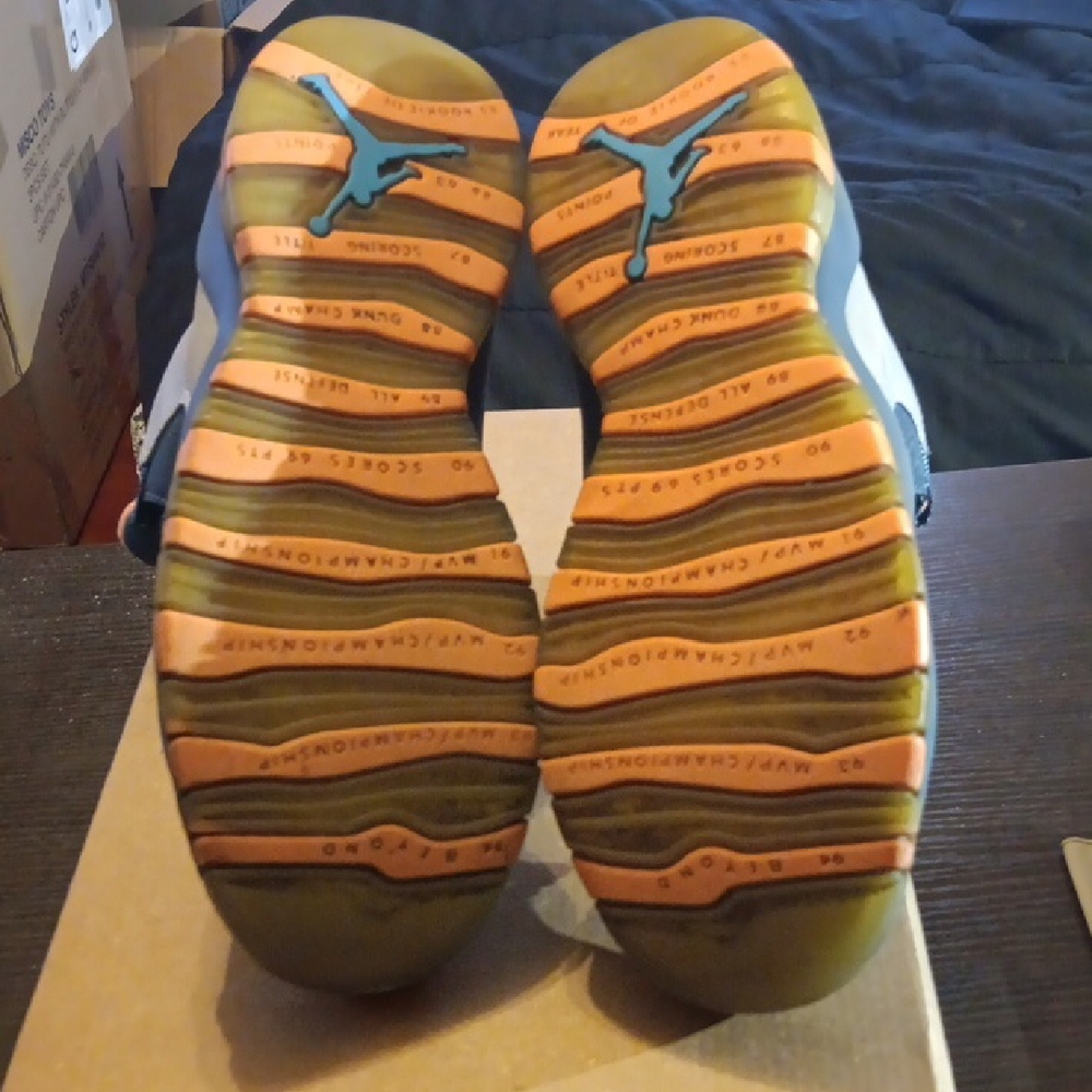 Jordan 10 Retro (2014) Bobcats Mens 6.5Y Womens 8 EUC - Picture 9 of 9